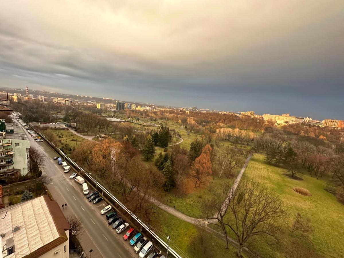 Апартаменти Fantastic View On Chisinau Center - Super Fast Wifi - Two Botanical Gardens - 2Br Екстер'єр фото